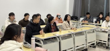 邓滢副校长参加欧洲学院学生主题班会