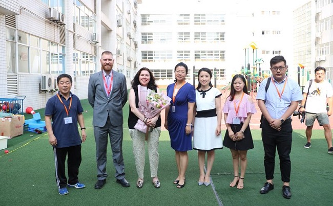 英语教育学院学生校外实习基地在西安梁家滩国际学校挂牌